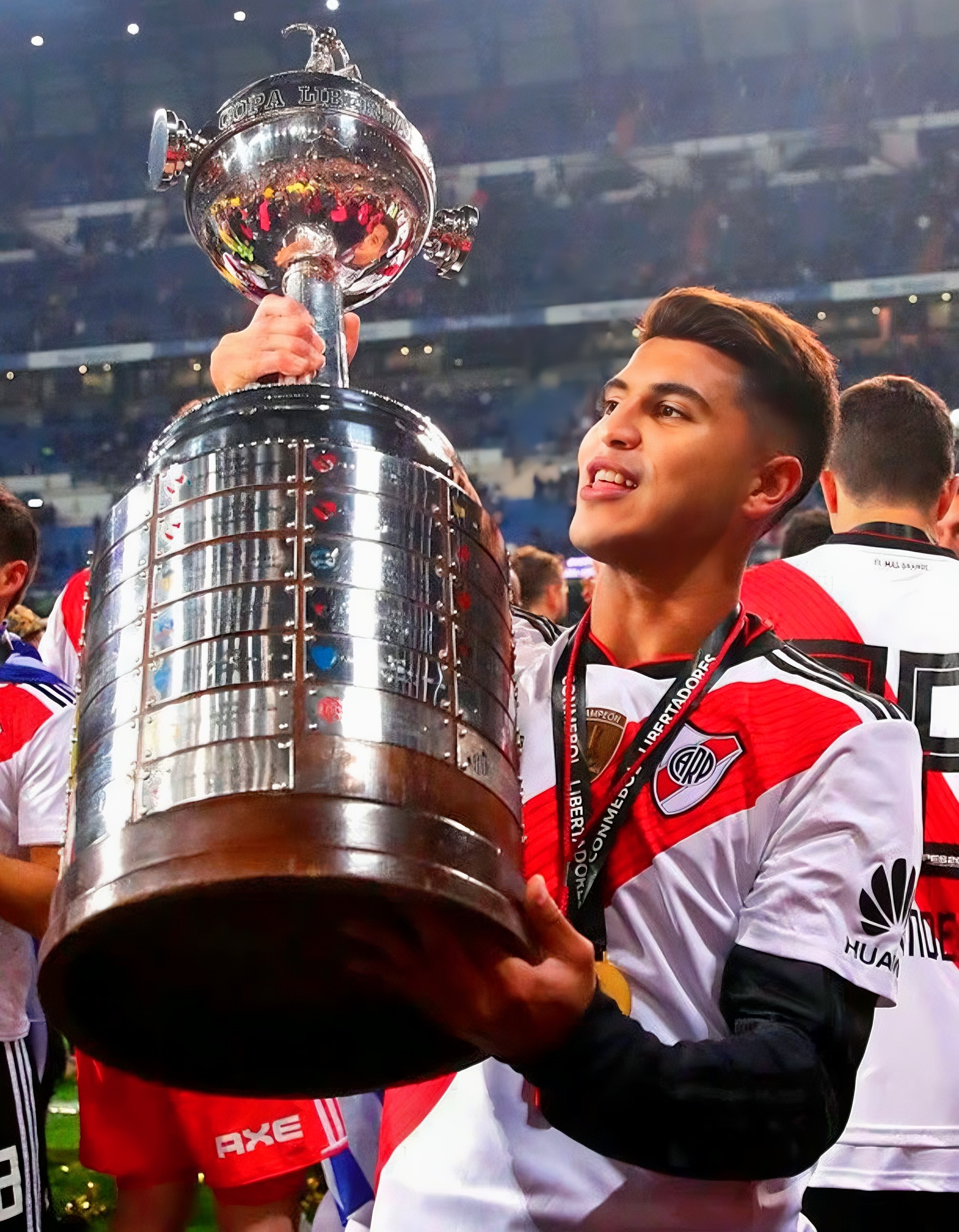 米兰体育娱乐-关于帕尔梅拉斯球迷现场助威，激发球队夺冠斗志的信息