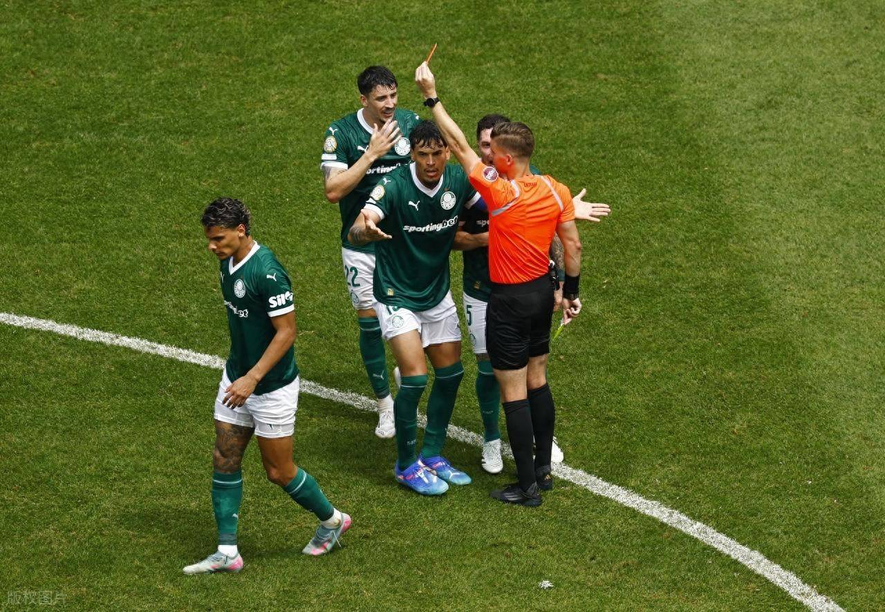 包含帕尔梅拉斯战术调整，关键球员或将首发出战的词条