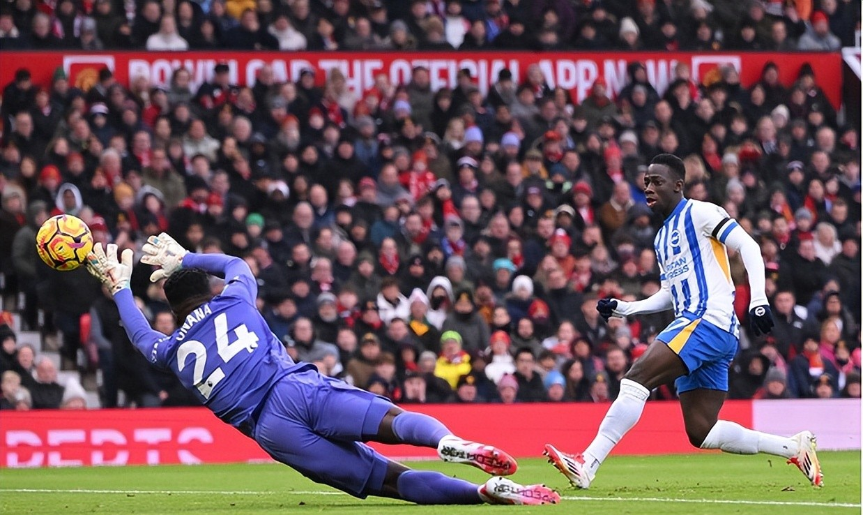 关于曼联后防连续失误，积分榜跌至第四的信息