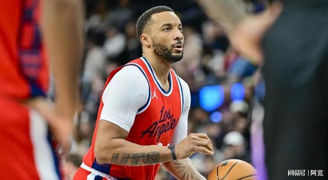 爵士获得大前锋勒邦续约成功