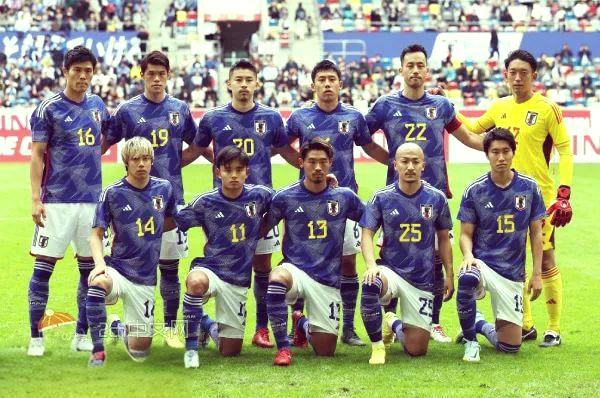 东京队在国际足球比赛中遭遇失败