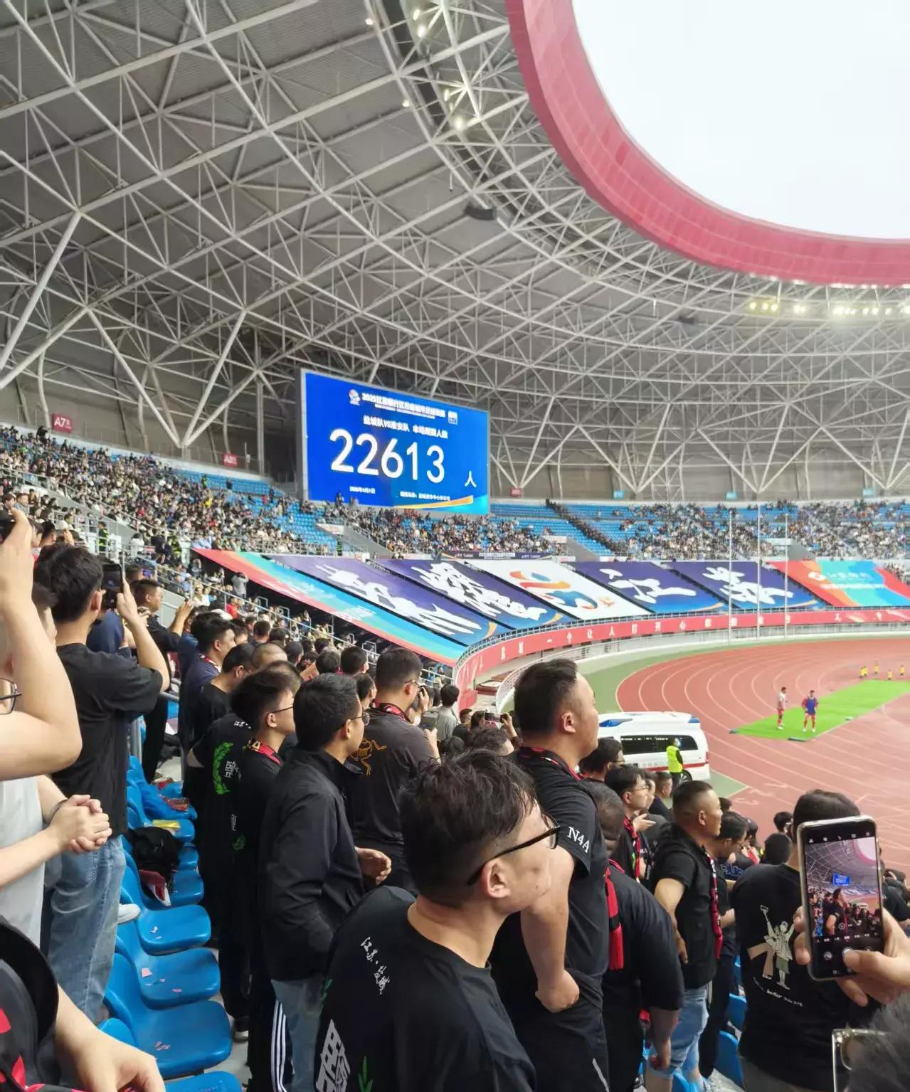 米兰体育登录入口-国际足球舞台上阵如云，球员实力对决热情高涨的简单介绍