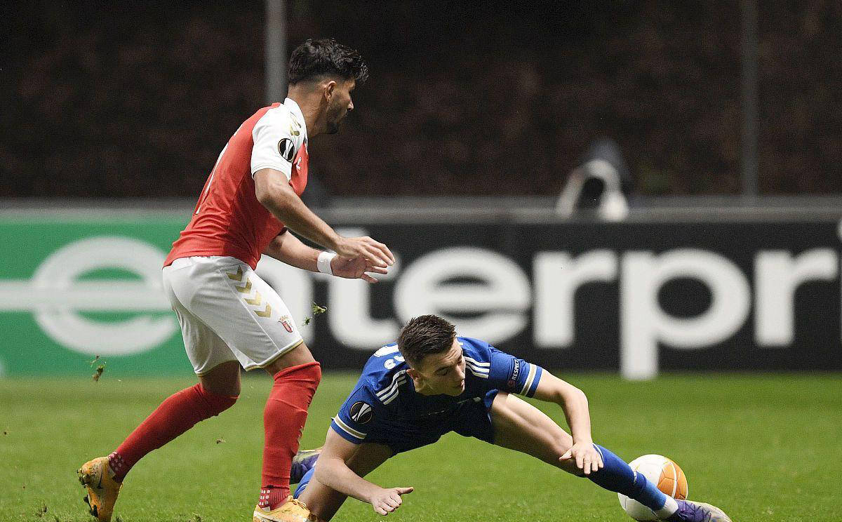 亚特兰大球员状态低迷，教练加强训练