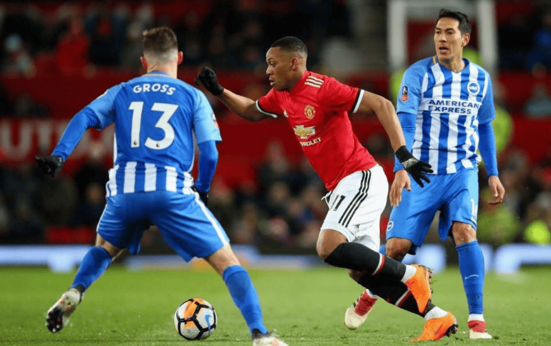 南安普顿队员表现出色，球队整体成绩显著提升