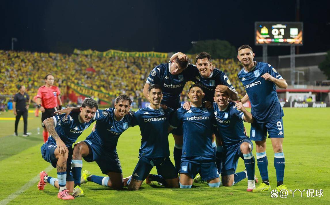 主场气氛热烈，球队凭借主场优势大获胜利的简单介绍