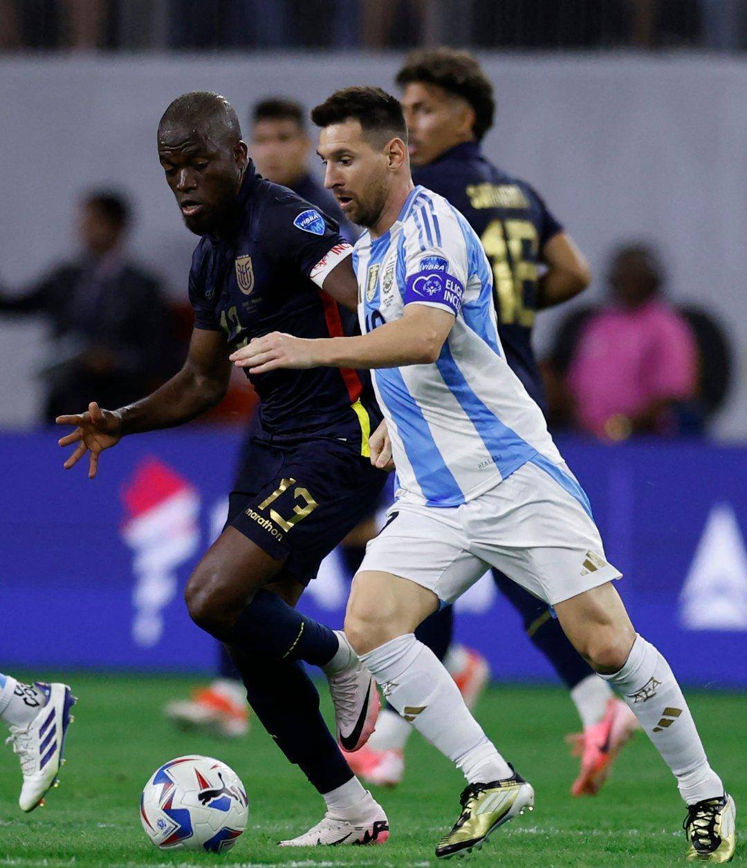 米兰体育中国官网-阿根廷前锋连续入球，帮助球队晋级决赛