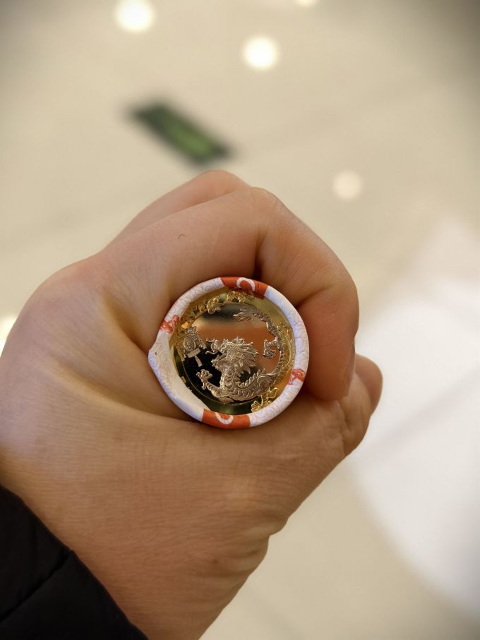 米兰体育app-关于抢币比拼焦灼激烈，现场气氛紧张的信息