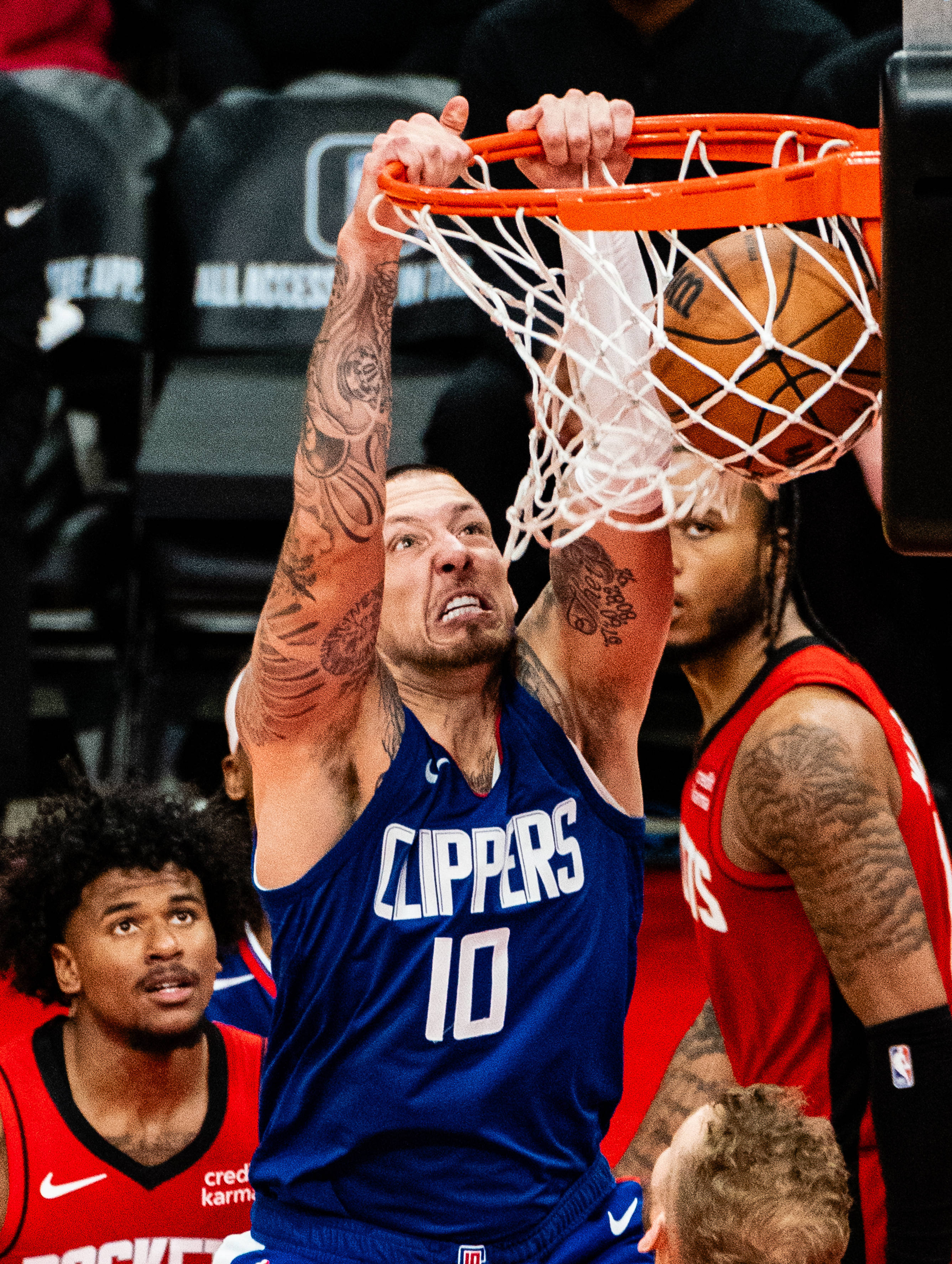 快船客场抢胜，双核配合发挥完美令人惊叹的简单介绍