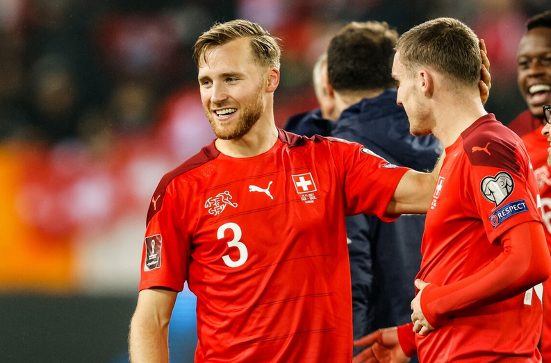 包含瑞士客场战平欧洲之王法国，锁定晋级名额的词条