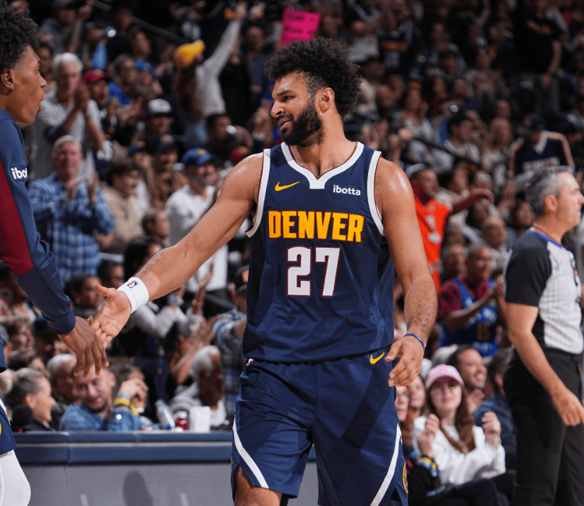 无缘冠军：球队在重要比赛中遭受失败