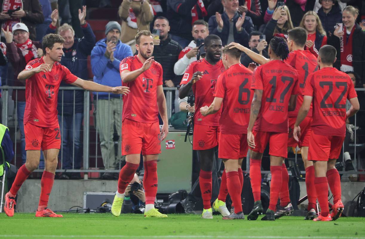 米兰体育网页版入口-拜仁慕尼黑主场轻取奥格斯堡欧冠之路再添一胜的简单介绍