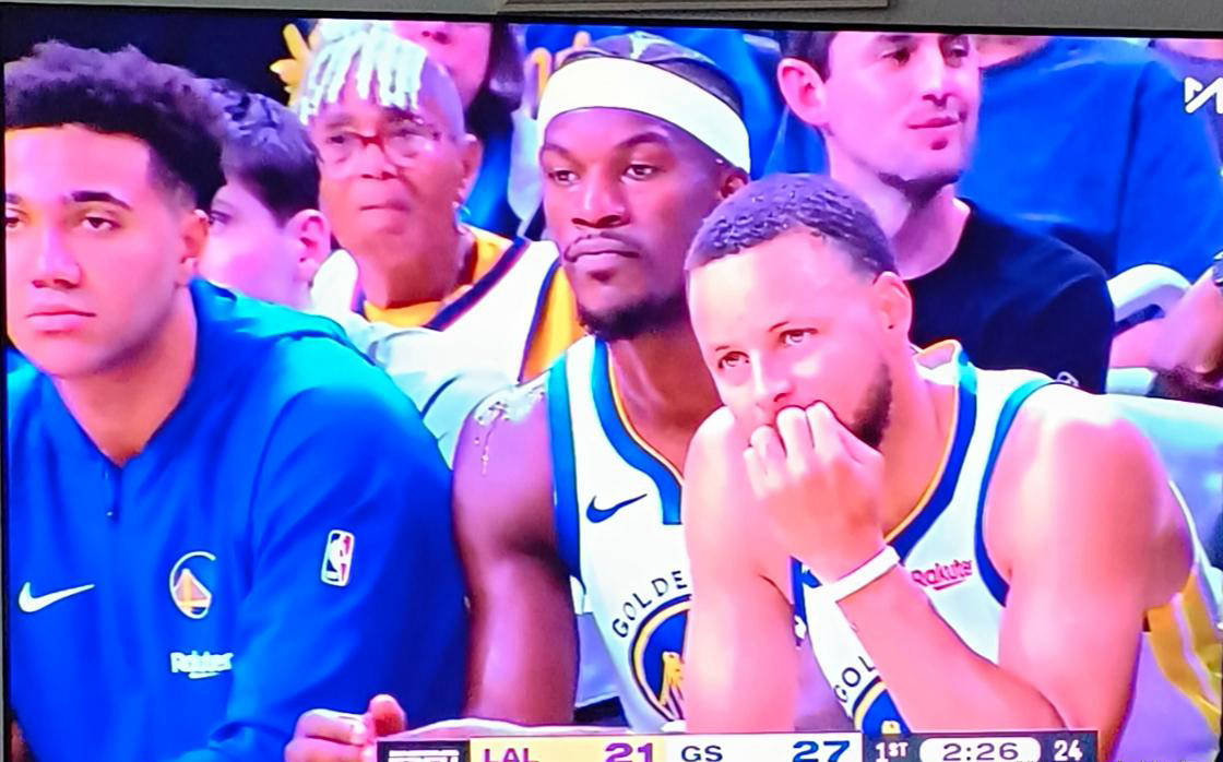 关于勇士主场战胜湖人，取得关键胜利的信息