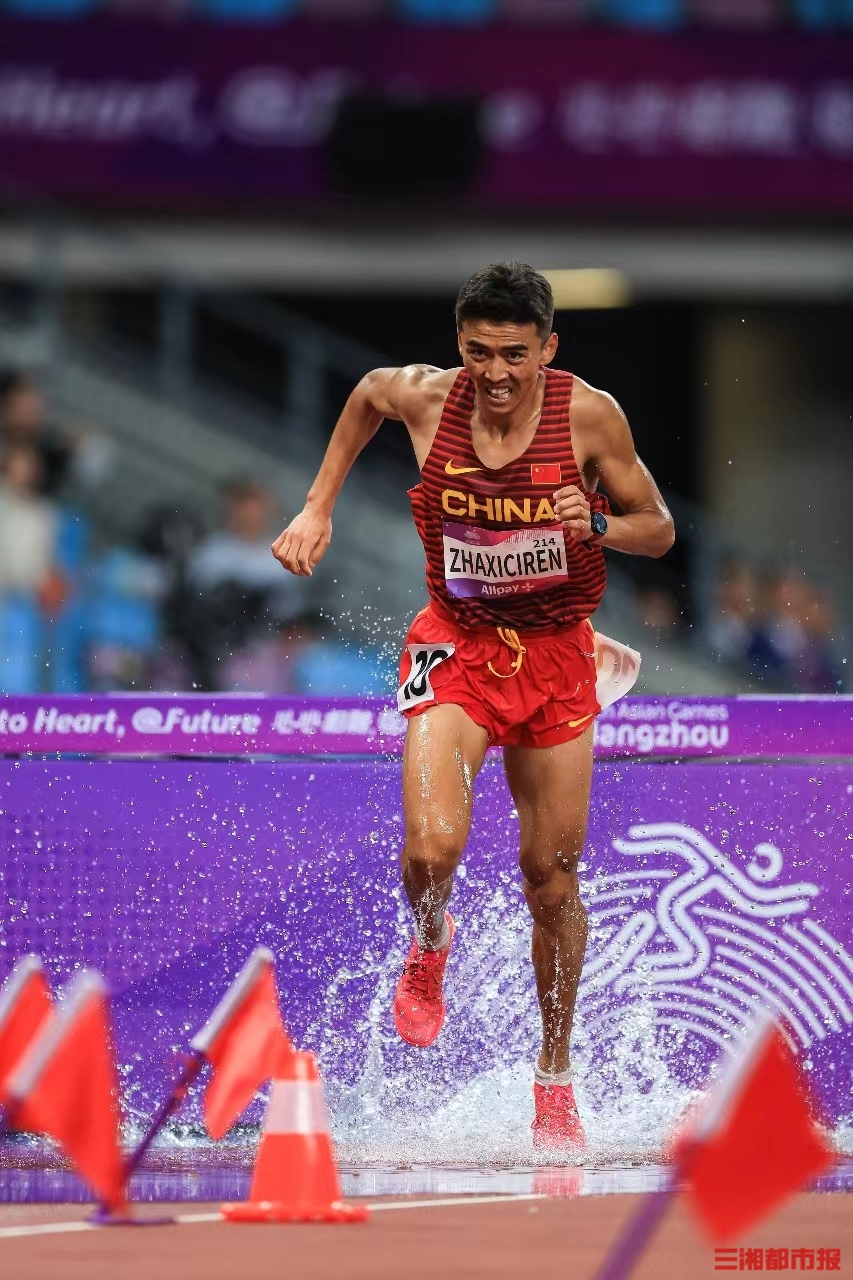 运动员的精彩表现：体育赛场上的激烈竞争的简单介绍